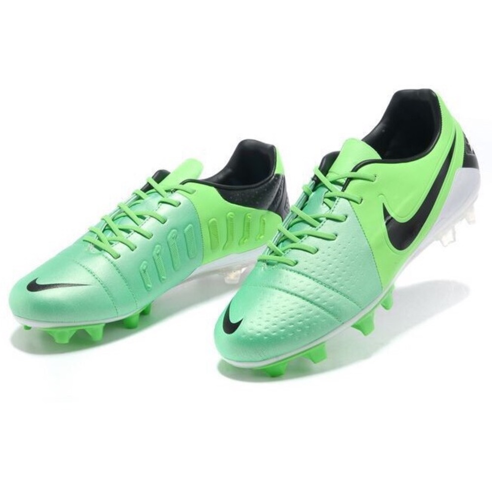 Nike CTR360 Maestri III FG Mens Soccer Cleats